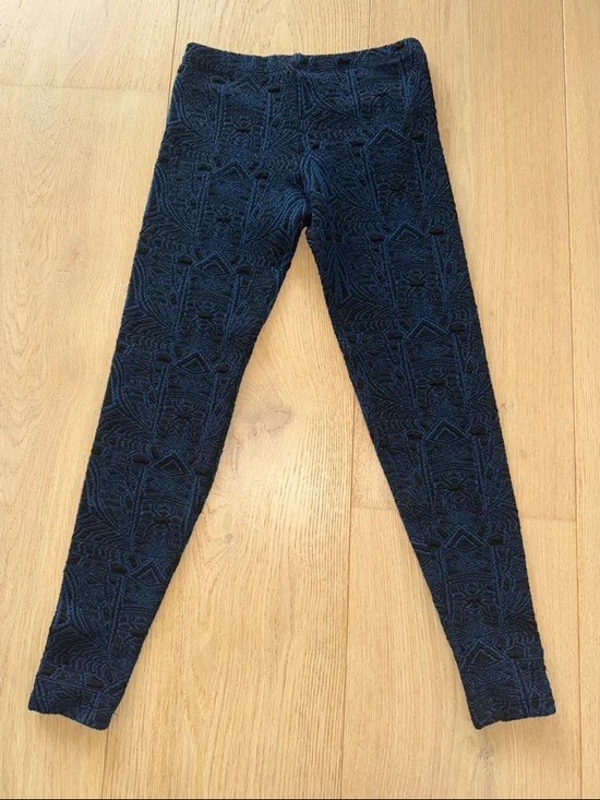 Women’s Leggings…Navy Patterned Leggings. NEVER WORN! - Picture 3 of 3
